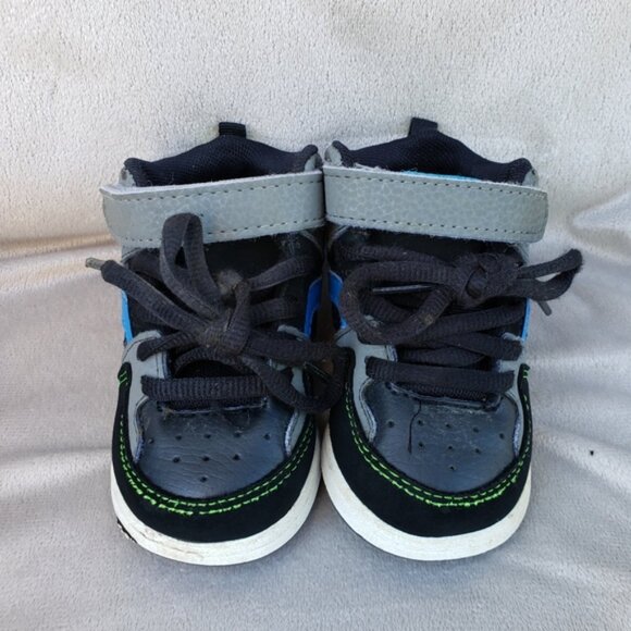 Little Velrco Sneakers - Picture 2 of 4